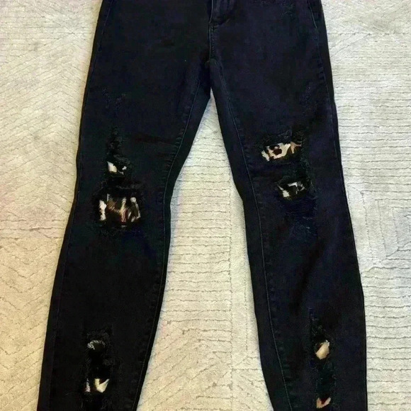 Judy Blue black jeans with cheetah print 9/29 skinny fit - Picture 1 of 12